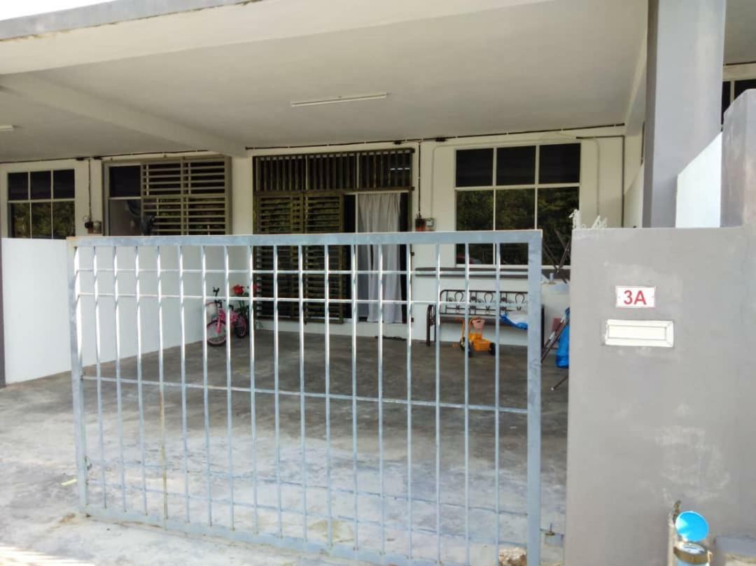 Zah'Ra Homestay Kuala Lipis Zewnętrze zdjęcie