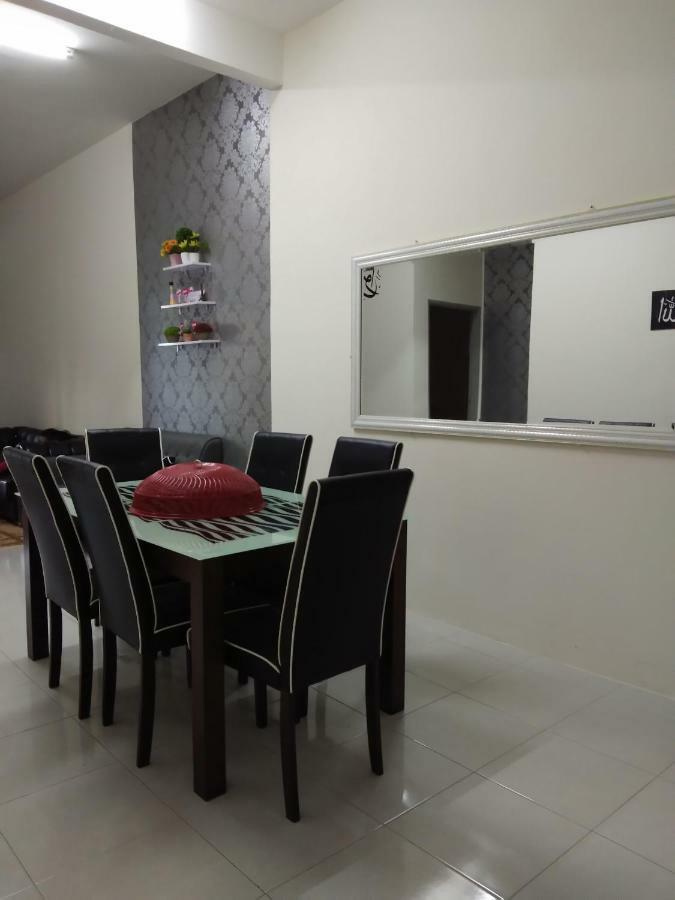 Zah'Ra Homestay Kuala Lipis Zewnętrze zdjęcie